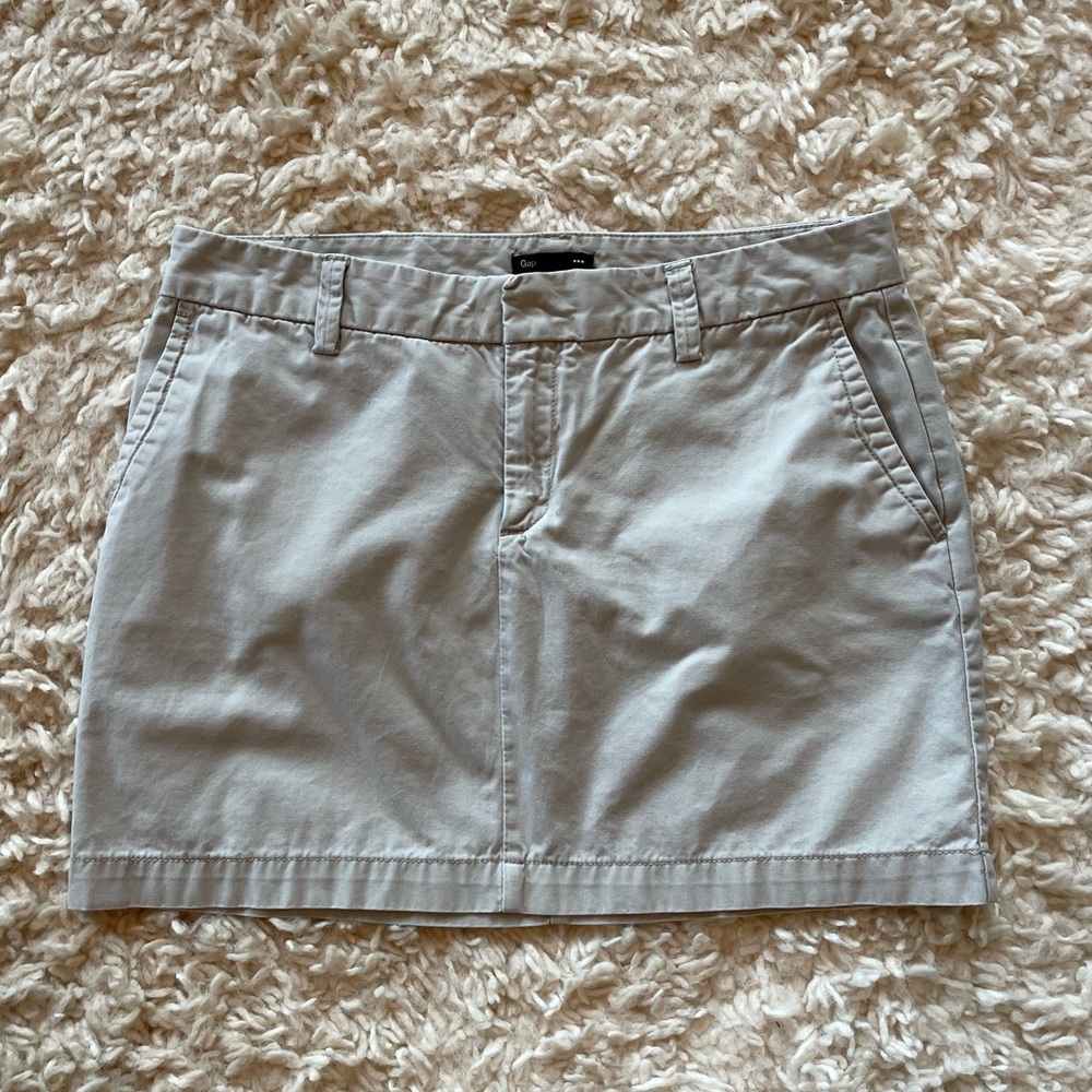 🎯3 for $15🎯 Gap Women’s Khaki mini skirt size 8